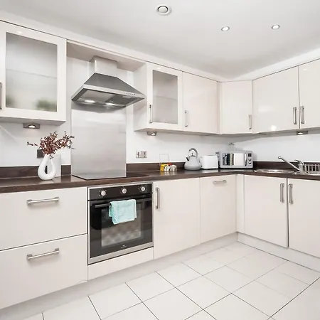 Luxury 2 Bed Centre - Secure Parking - Balconies - 1109m * Birmingam